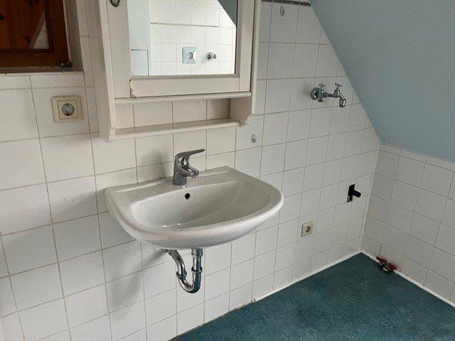 Dachgeschoßwohnung Lohfelden - 4 Zimmer, 135 m&sup2;, 1.350&euro; | Angebot:26663717