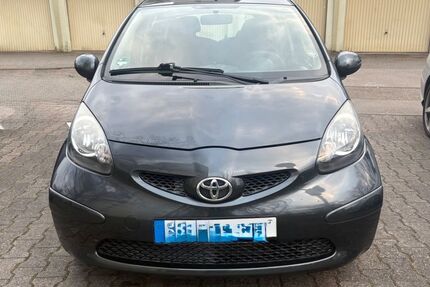 Toyota Aygo (X) 137.000 km 2.900 &euro; Neu-Isenburg 63263