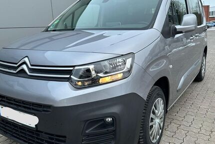 Citroen Berlingo 104.900 km 9.900 &euro; Hamburg 21107