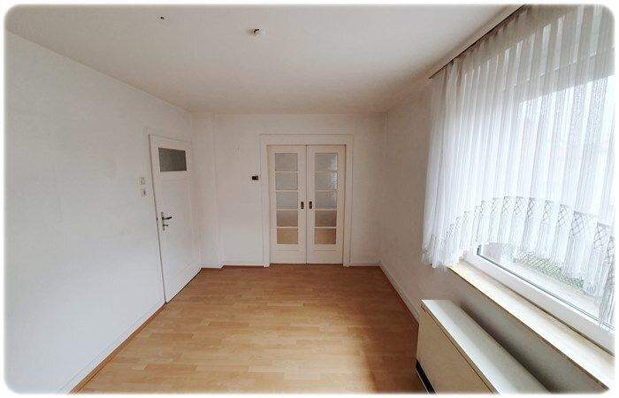 Hannover - Burg - Viel Platz für Familie & Co Ein- oder Zweifamilienhaus mit großem Garten entdecken 8 zimmer