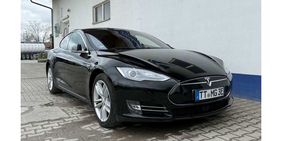 Tesla Model S 259.800 km 23.700 &euro; Stadtlauringen 97488
