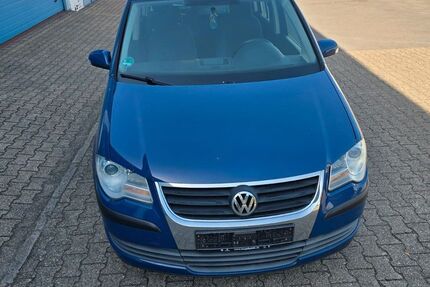 VW Touran 195.000 km 2.300 &euro; Aachen 52068