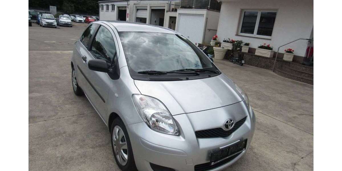 Toyota Yaris 73.500 km 6.400 &euro; Leverkusen 51371