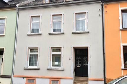 Reihenhaus in Pausa – Charmantes Zuhause mit Potenzial!