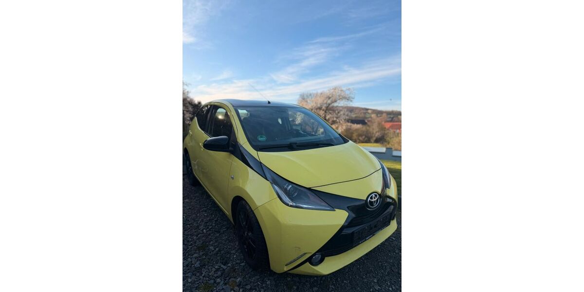 Toyota Aygo (X) 98.000 km 6.300 &euro; Bockenem 31167
