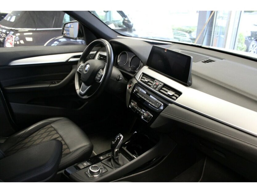 X1 xDrive20i Aut. xLine - Panorama - AHK -