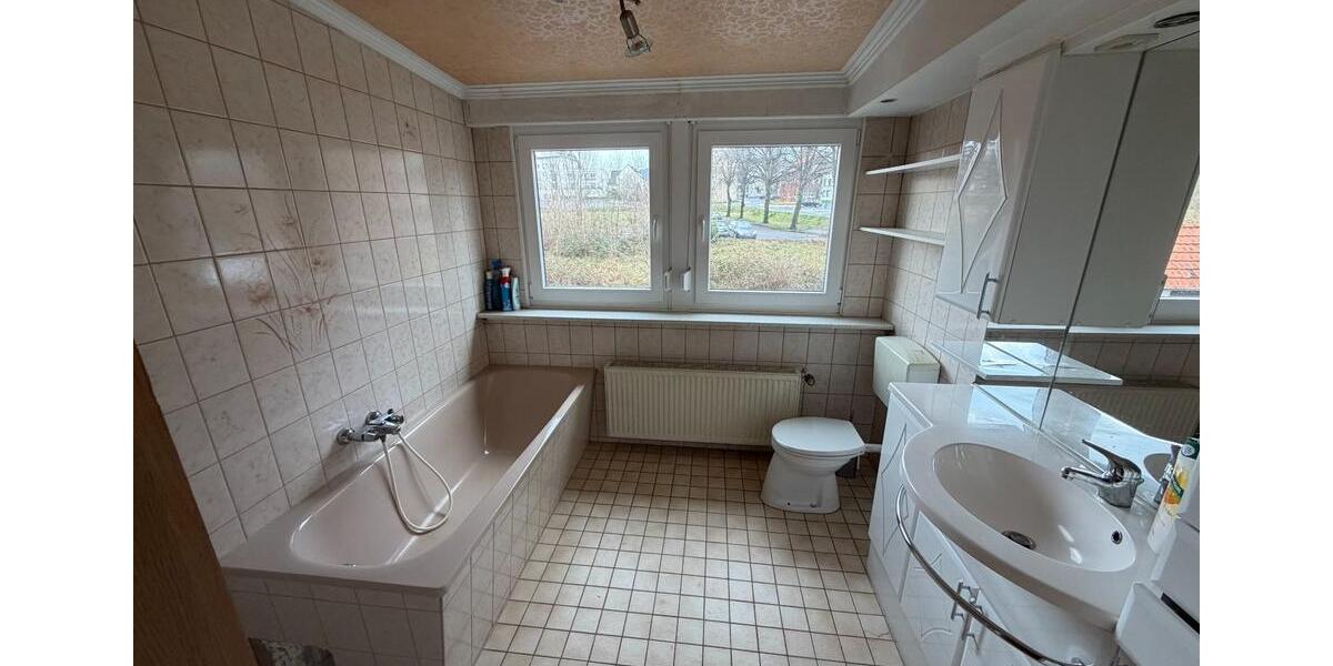 Dachgeschoßwohnung Herzogenrath - 3 Zimmer, 85 m&sup2;, 1.100&euro; | Angebot:25616709