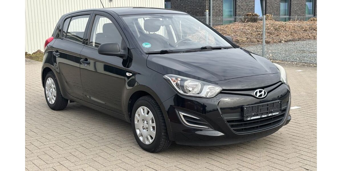 Hyundai i20 144.000 km 4.600 &euro; Husum 25813