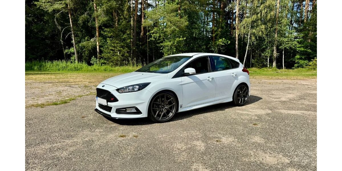 Ford Focus 53.000 km 14.500 &euro; Oberreichenbach 75394