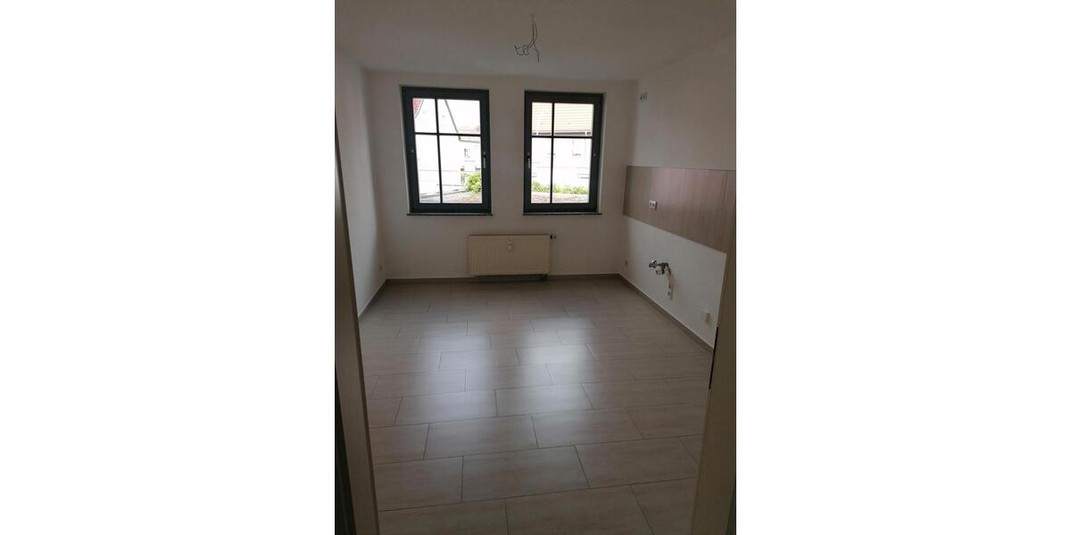 Etagenwohnung Artern - 4 Zimmer, 111 m&sup2;, 650&euro; | Angebot:26476623