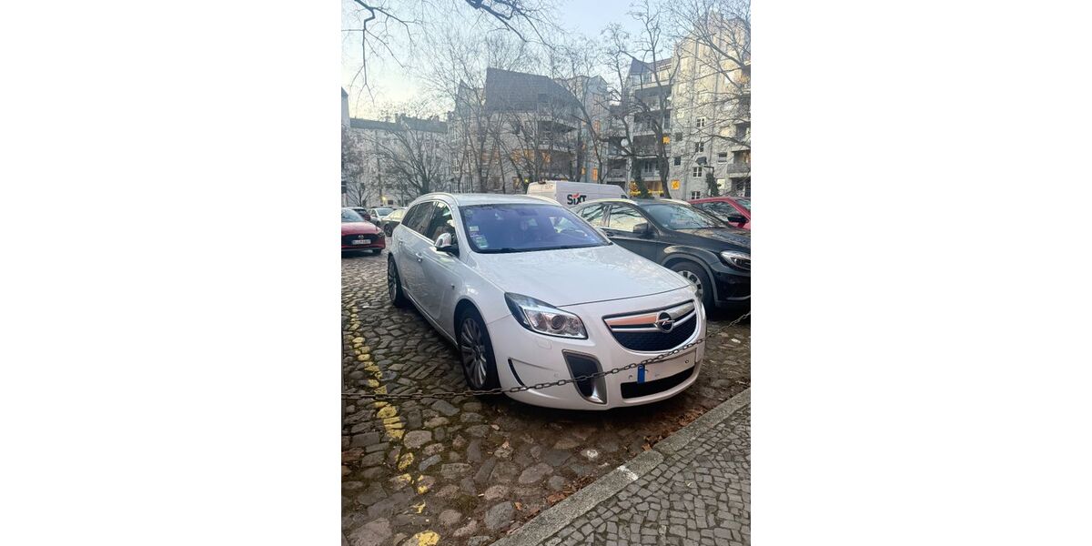Opel Insignia 147.083 km 11.900 &euro; Berlin 12047