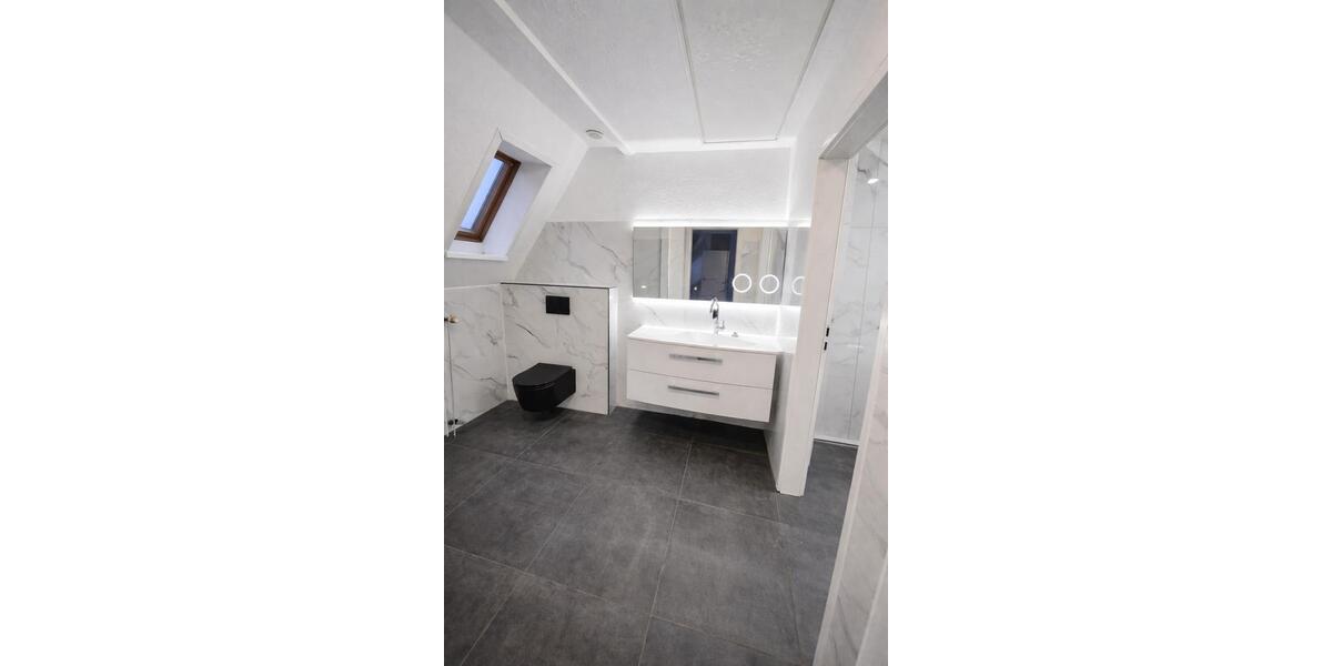 Etagenwohnung Rosengarten - 5 Zimmer, 160 m&sup2;, 1.700&euro; | Angebot:24843001