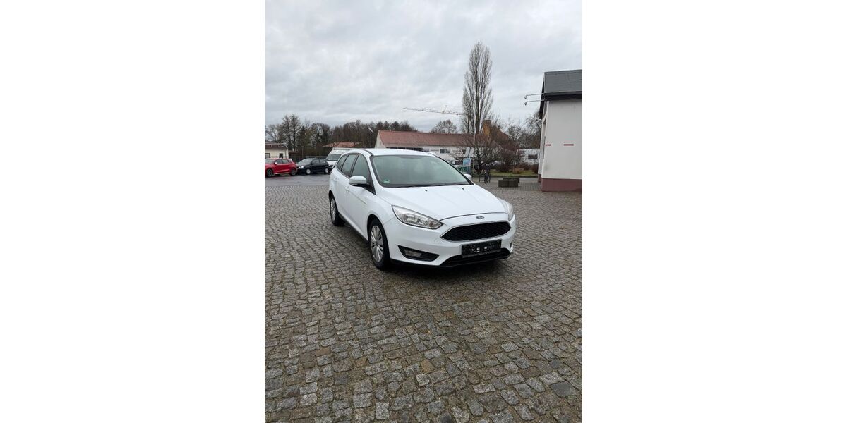 Ford Focus 215.000 km 5.300 &euro; Luckau 15926