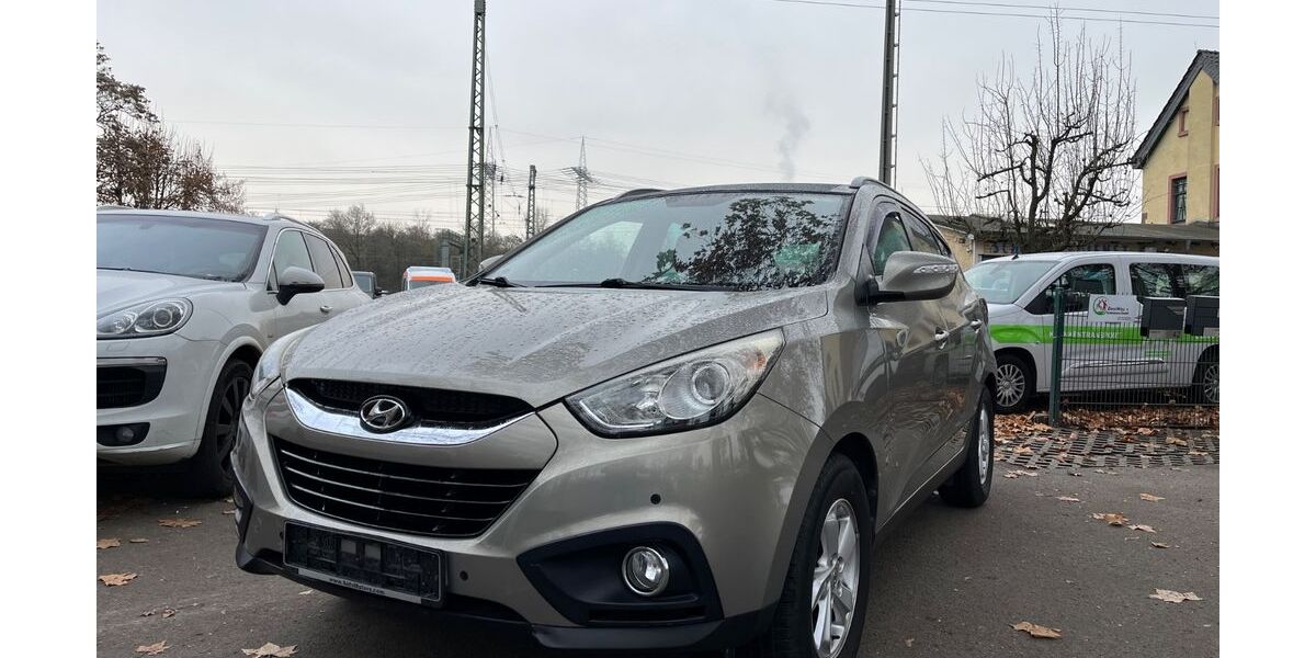 Hyundai ix35 100.000 km 9.999 &euro; Wiesbaden 65203