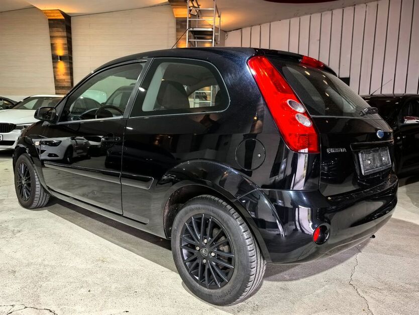 Ford Fiesta 149.655 km 1.750 € Voerde 46562