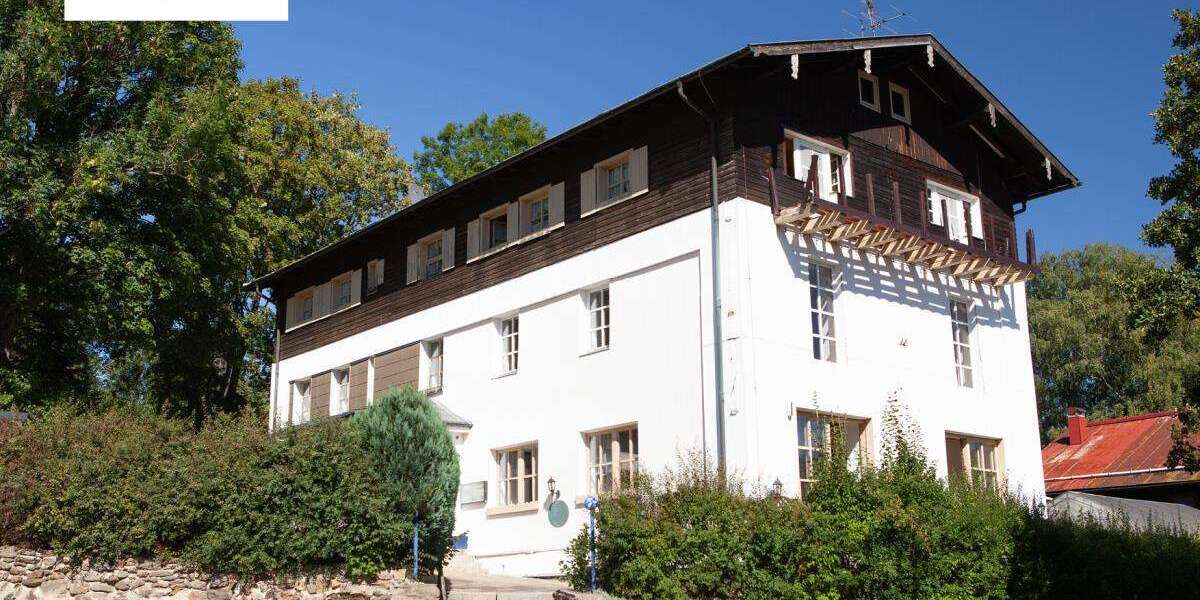 Haus zum Kaufen in Bayerisch Eisenstein 387.000 € 460 m² 11 zimmer