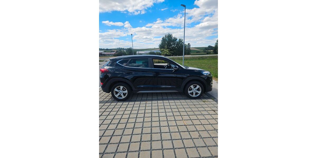 Hyundai TUCSON 142.000 km 11.490 &euro; Mengkofen 84152