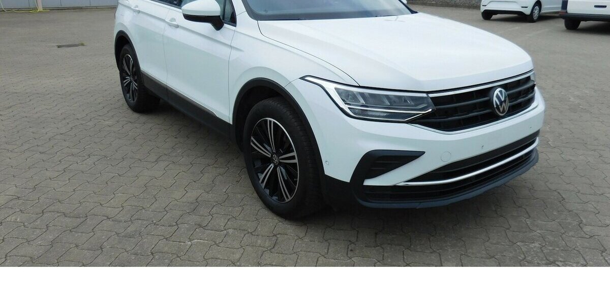 VW Tiguan 1.5 Life Active Klima TSI Navi 46.000 km 22.990 &euro; Vordorf 38533