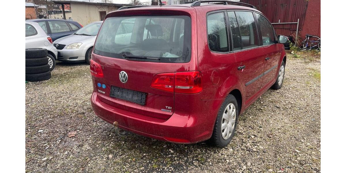 VW Touran 121.000 km 3.100 &euro; Fürth 90763