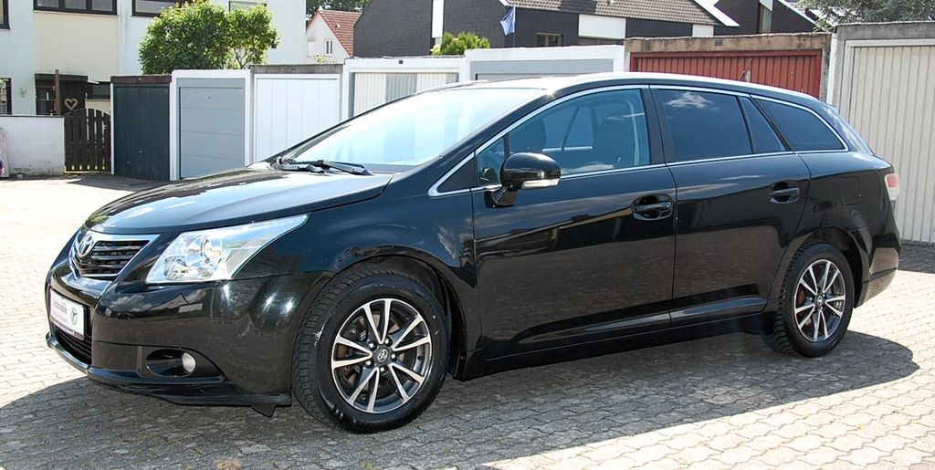 Toyota Avensis 302.700 km 3.280 &euro; Feucht 90537