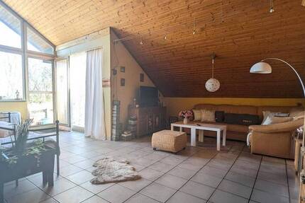 GEMÜTLICHE DACHGESCHOSS WOHNUNG MIT GARAGE IN WESEL 3 zimmer