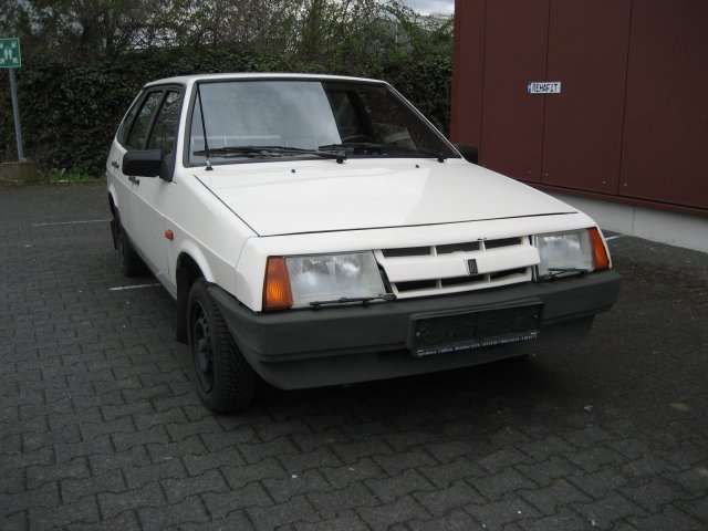 Lada Samara 71.831 km 2.299 &euro; Werl 59457