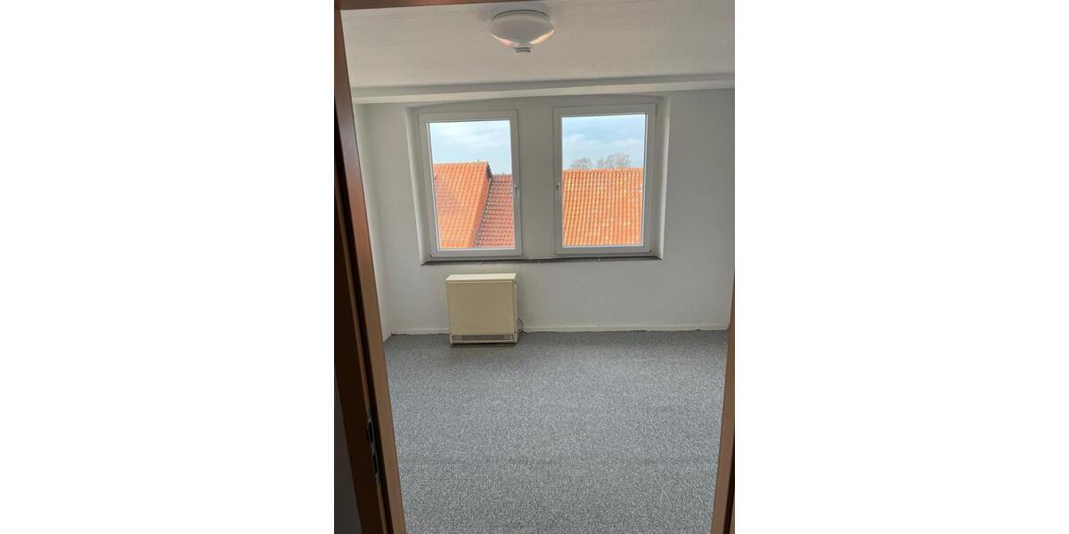 Etagenwohnung Königslutter am Elm - 4.5 Zimmer, 90 m&sup2;, 550&euro; | Angebot:25048496