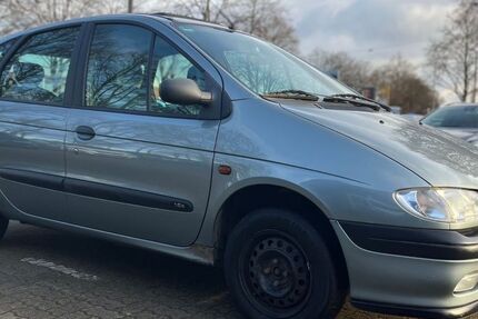 Renault Scenic 111.000 km 590 &euro; Bremen 28207