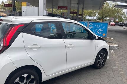Toyota Aygo (X) 25.000 km 12.800 &euro; Berlin 10318