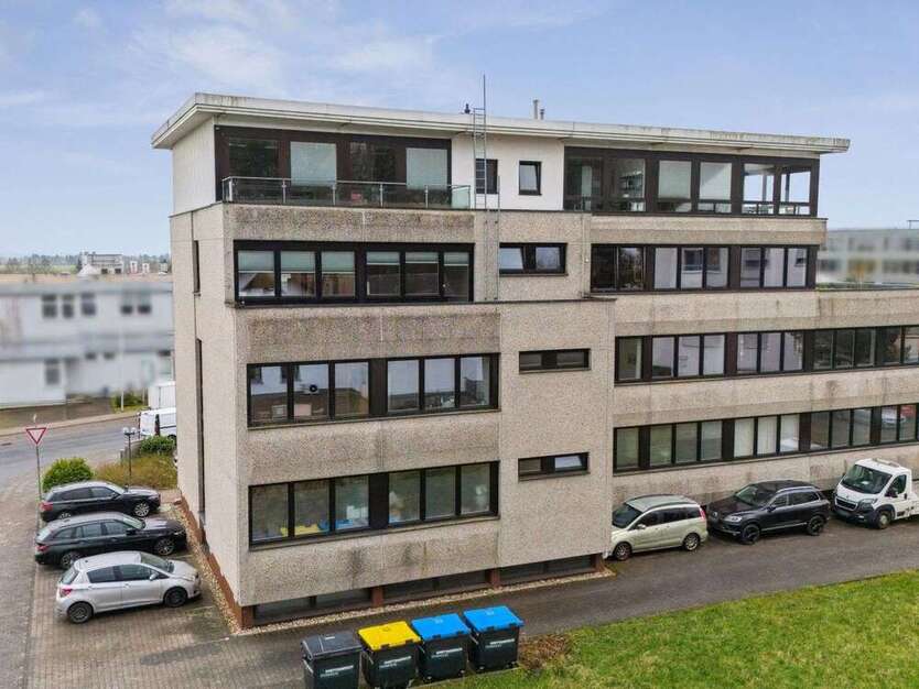 Büro in Friedrichsdorf 2.100.000 € 1224 m²