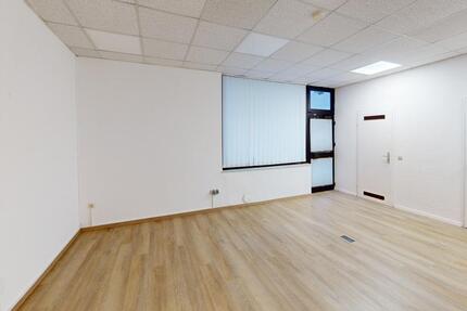 Helle und zentrale Büro- oder Praxisräume in Merchweiler zimmer