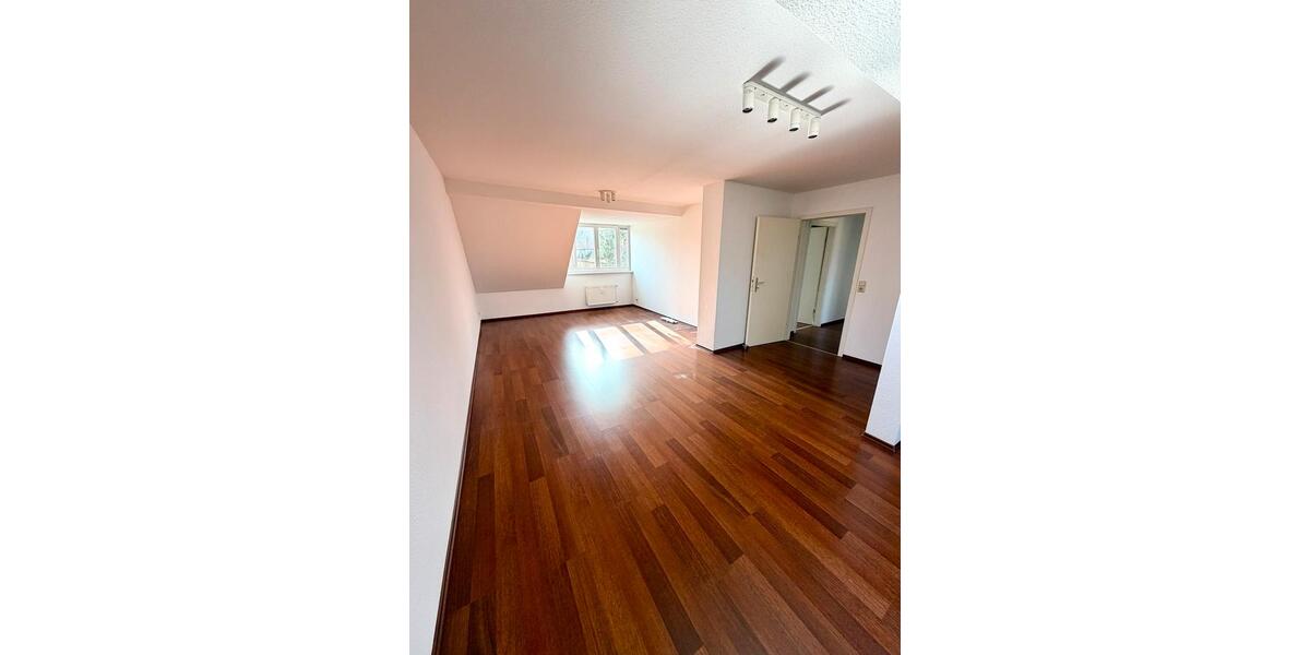 Dachgeschoßwohnung Hamburg Altona - 3 Zimmer, 70 m&sup2;, 1.246&euro; | Angebot:25406483