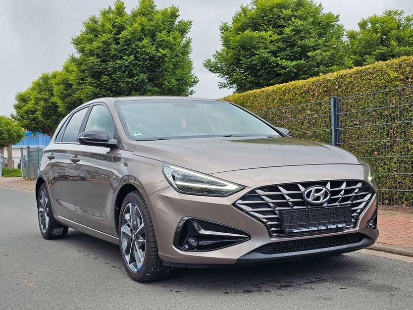i30