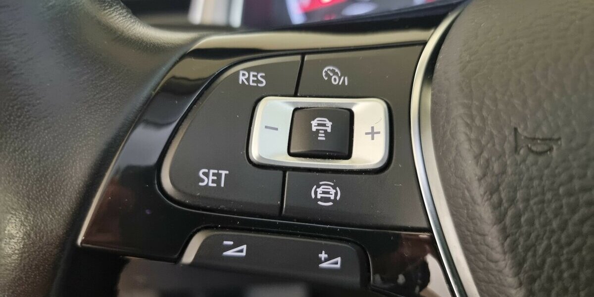VW T-Roc Style ACC AHK APP SHZ Kamera Klimaautom. 76.800 km 19.950 &euro; Garrel 49681