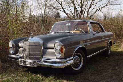 Mercedes 220