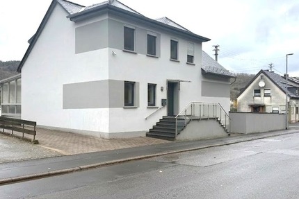 Attraktives und modernisiertes Einfamilienhaus mit Einliegerwohnung - Haus Idar-Oberstein Oberstein | Angebot:25783192