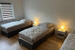 Wohnen auf Zeit Unterwellenborn - 4 Zimmer, 120 m&sup2;, 25&euro; | Angebot:19608078