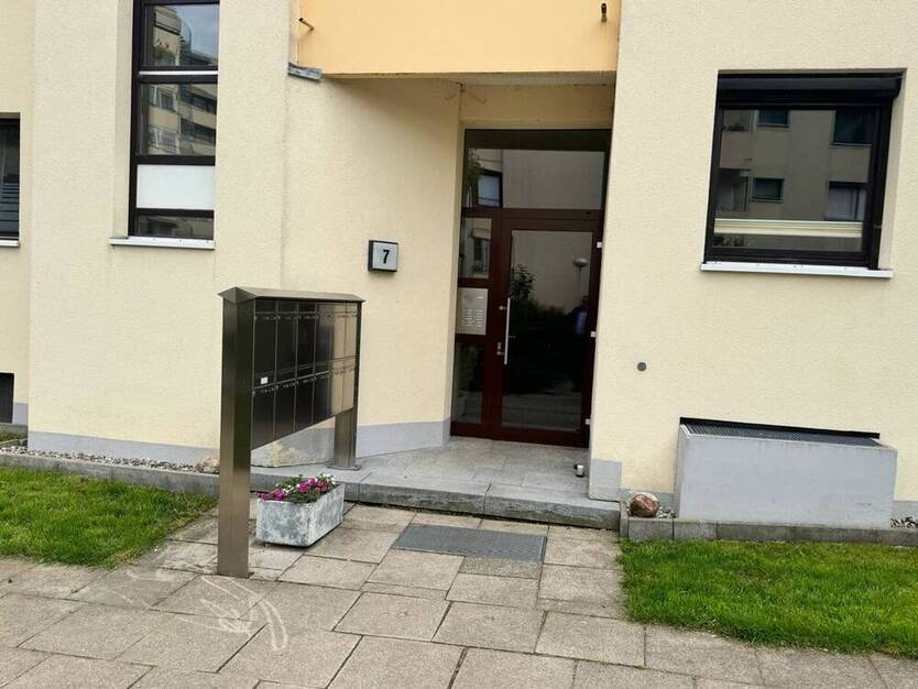 4,5-Zi.-Eigentumswohnung mit gr. Balkon und Pkw-Außenstellplatz in Bad Schwartau (Mühlenteich)