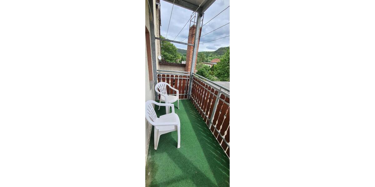ruhig gelegenes Dreifamilienhaus mit Garagen , teilw. freiwerdend - Mehrfamilienhaus, Wohnhaus Kahla | Angebot:26095730
