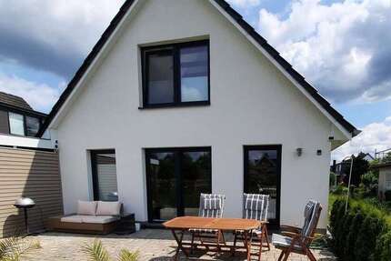 Haus zum Mieten in Lübeck 1.890 € 126 m²