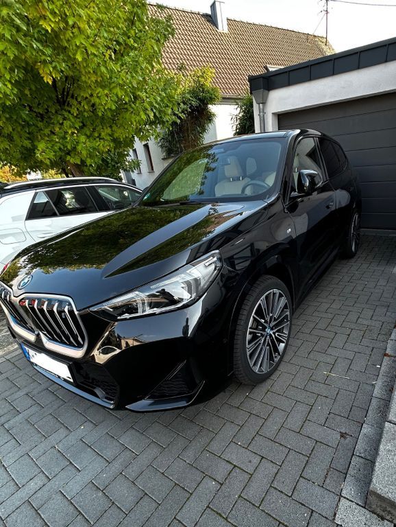 BMW iX1 30.800 km 42.200 € Köln 50765