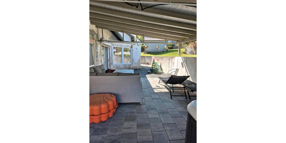 Einfamilienhaus Wächtersbach - 7 Zimmer, 260 m&sup2;, 2.400&euro; | Angebot:26359348