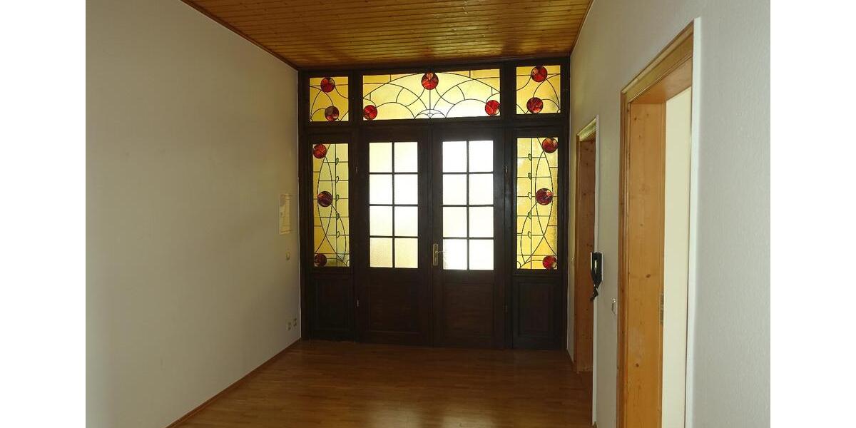 Etagenwohnung Sonneberg - 2 Zimmer, 90 m&sup2;, 750&euro; | Angebot:25311571