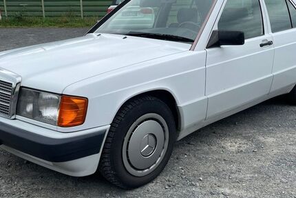 Mercedes-Benz 190 162.110 km 7.980 € Theres 97531