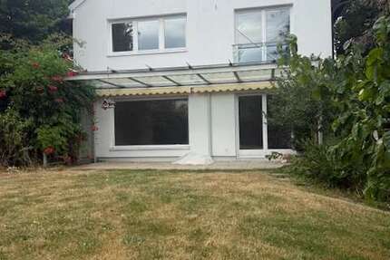Haus Friedrichsdorf - 5 Zimmer, 200 m&sup2;, 2.950&euro; | Angebot:27022959