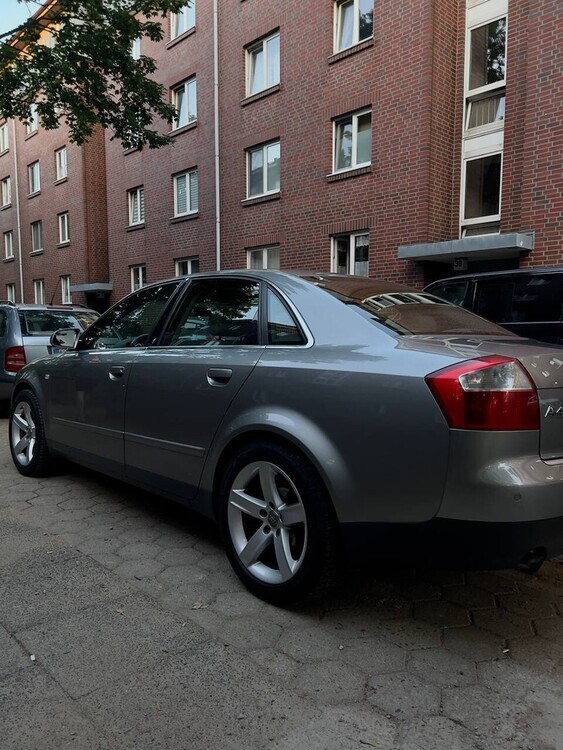 Audi A4 230.000 km 4.800 € Hamburg 20038