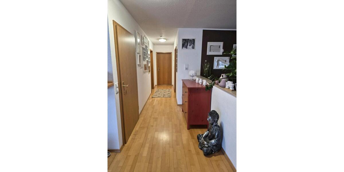 Dachgeschoßwohnung Laupheim - 3 Zimmer, 105 m&sup2;, 950&euro; | Angebot:25334980