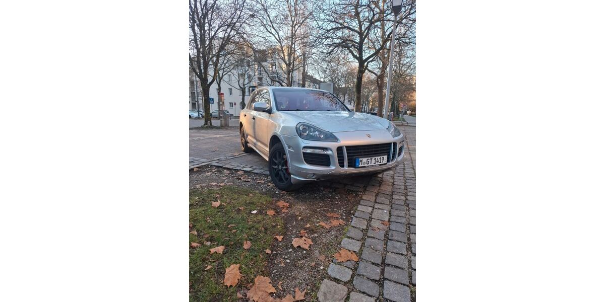 Porsche Cayenne 252.500 km 12.500 € München 80805
