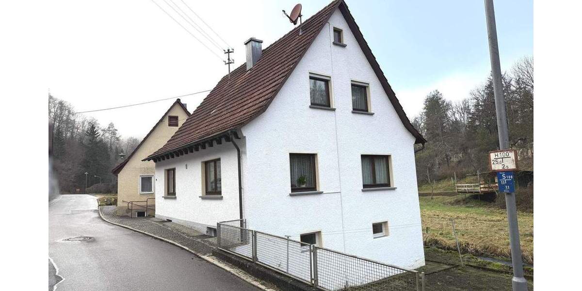 Natur pur: Sanierungsobjekt mit Bach und zusätzlichem Altgebäude 6 zimmer