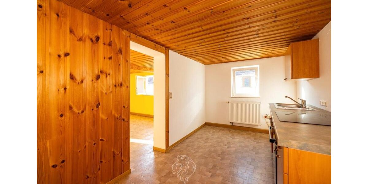Einfamilienhaus Bad Königshofen im Grabfeld - 7 Zimmer, 140 m&sup2;, 158.000&euro; | Angebot:26038920
